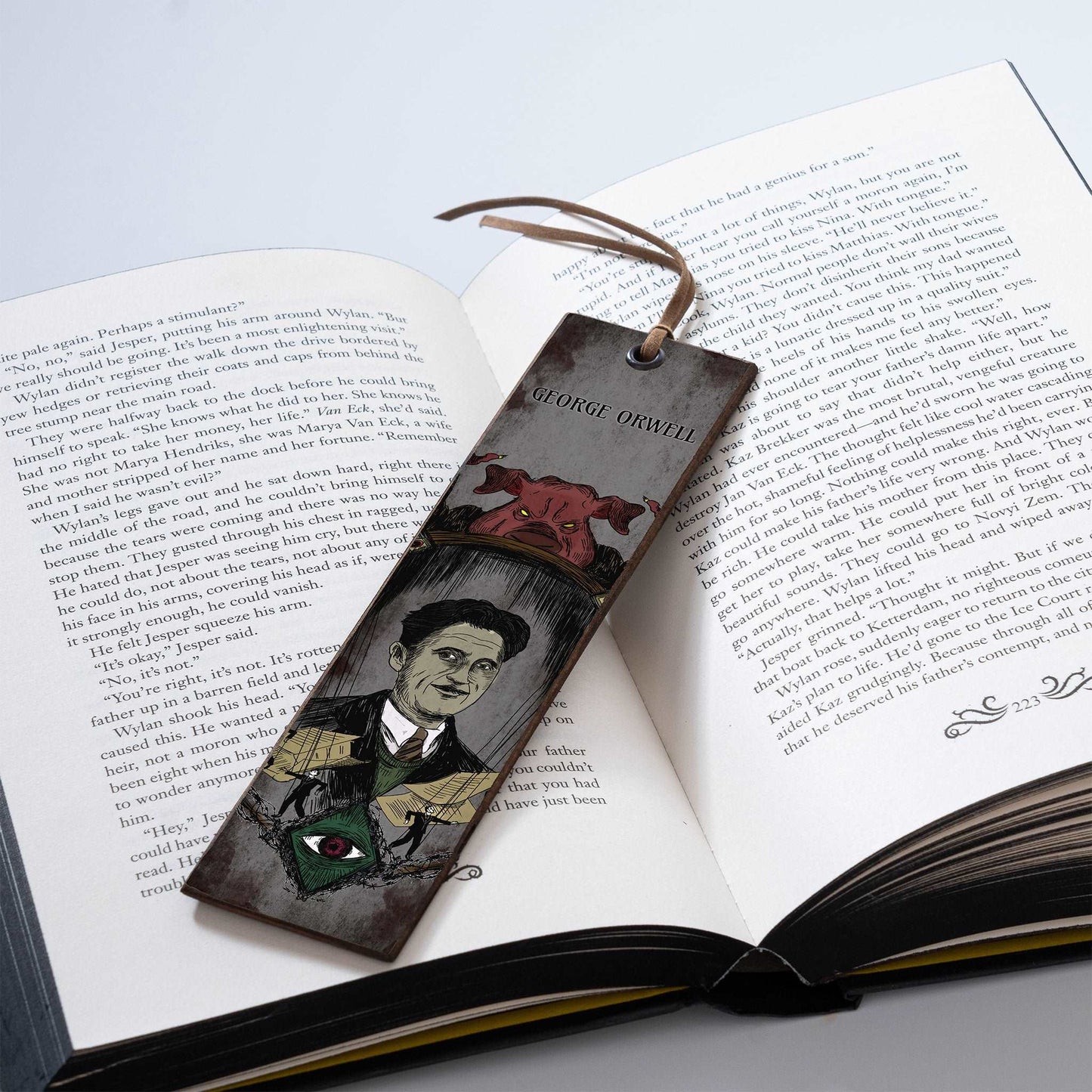 GEORGE-ORWELL-WOODEN-BOOKMARK - WB027 - Apnoia