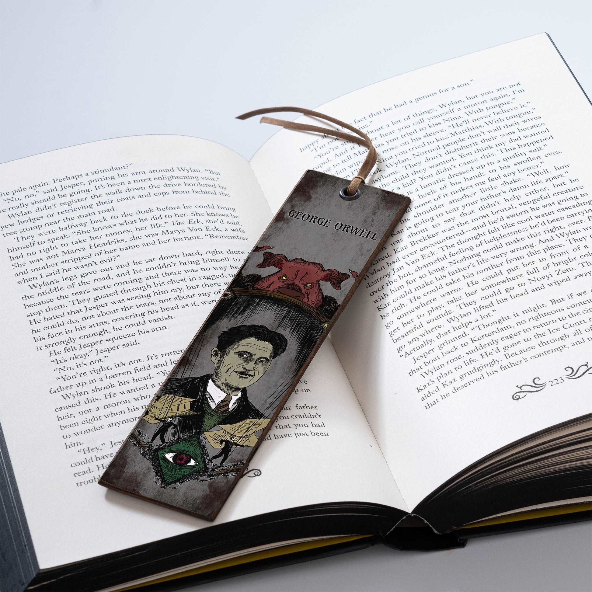 GEORGE-ORWELL-WOODEN-BOOKMARK - WB027 - Apnoia